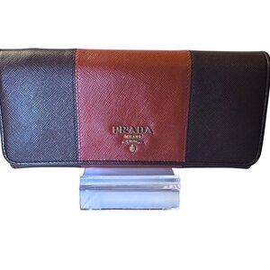 Like New Prada Saffiano Leather Continental Wallet With Authenticity Card